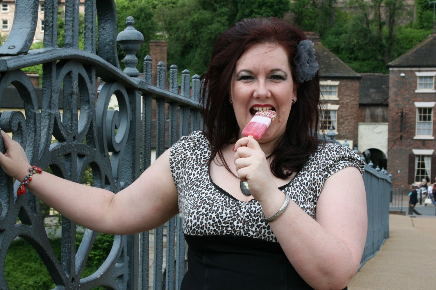 Married BBW Laura dressed #PHW2c7Vl