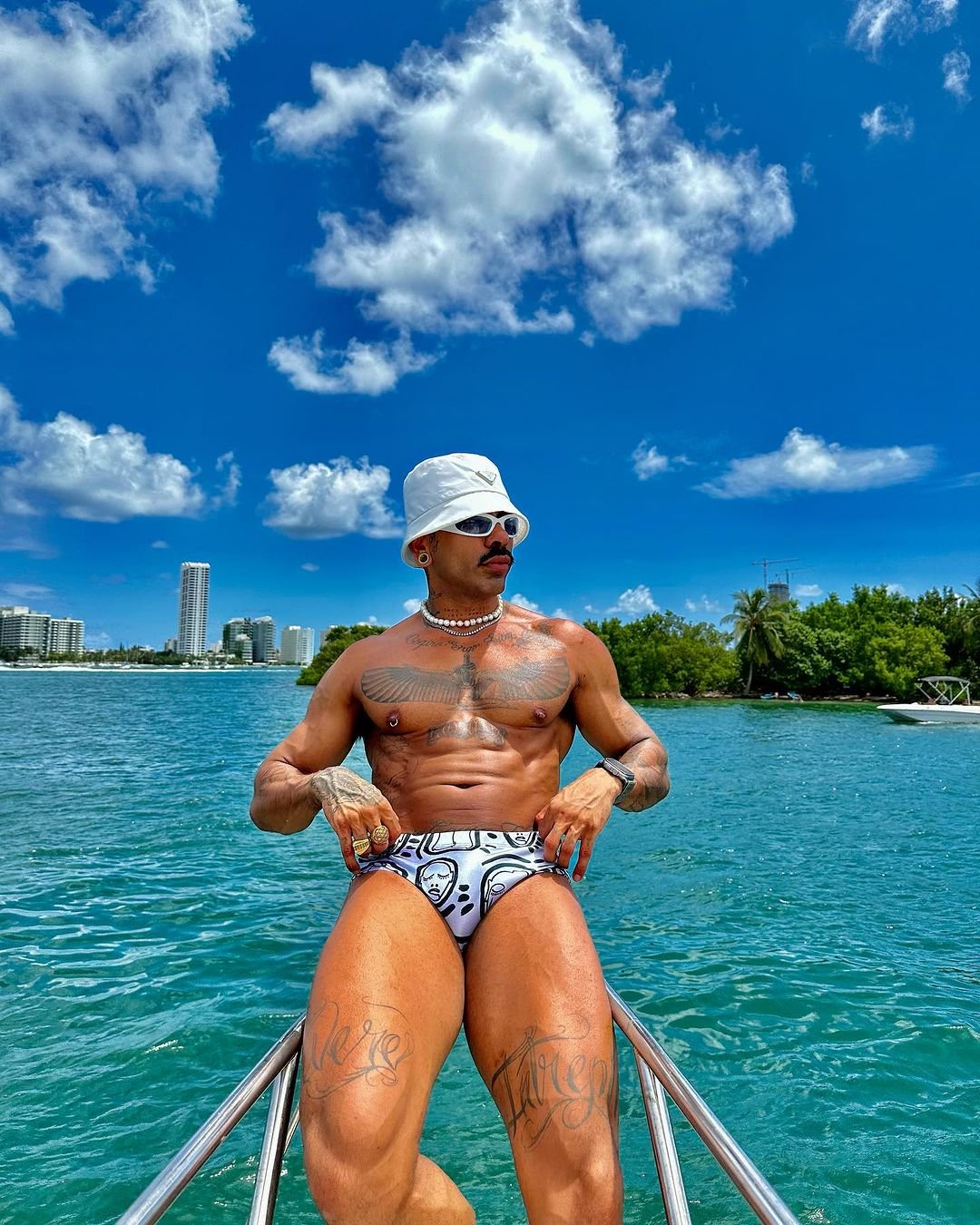 thebodyodyody pics & vids (7) #R2tmAVu6