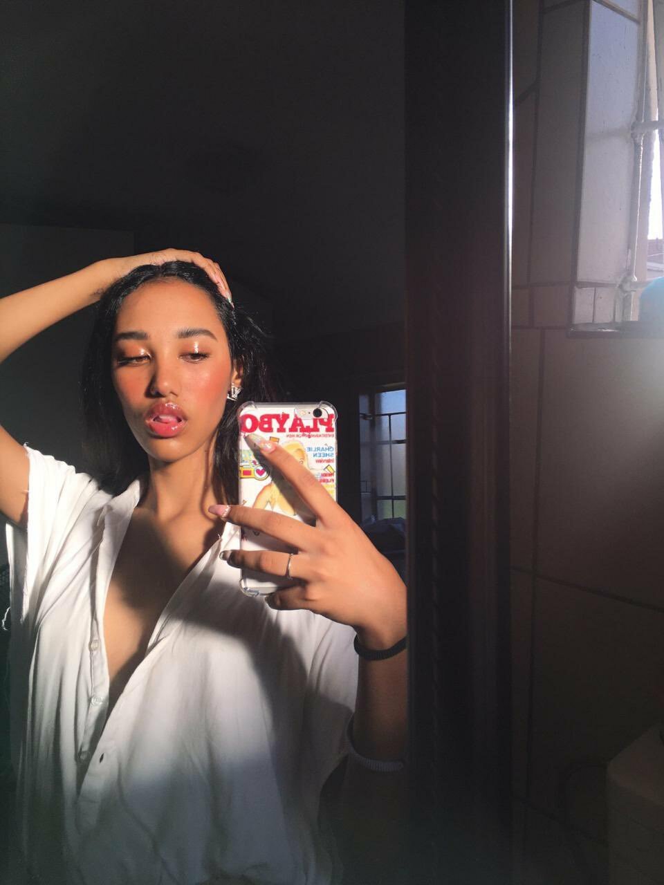 Small Breast #wFiHNXUa