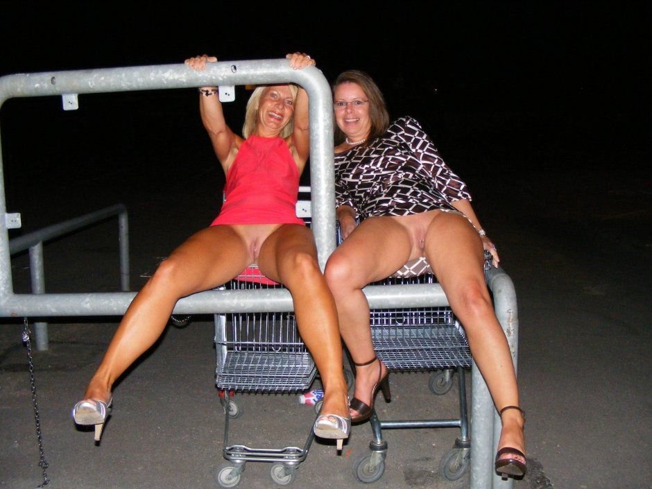 What you see under the skirt. #1Y5yosRh