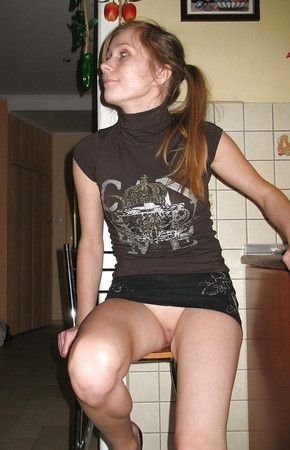 What you see under the skirt. #hmbKIvBl