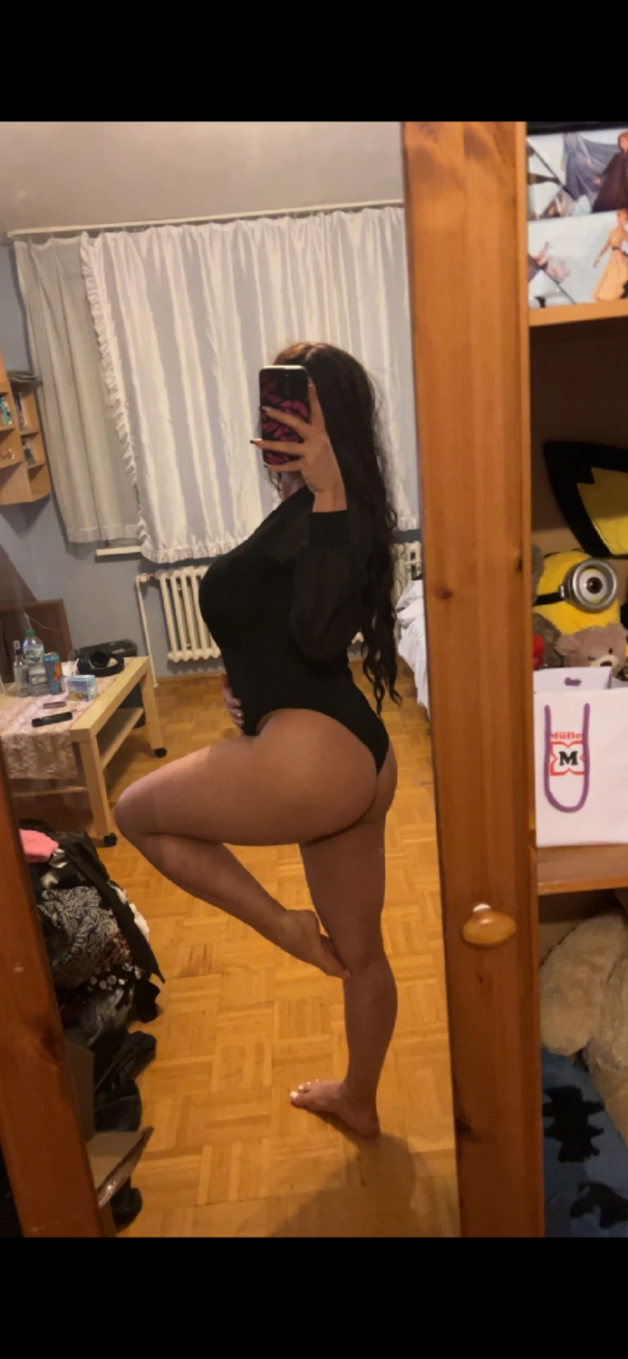 Nice ass and tits #tnEBuxBw