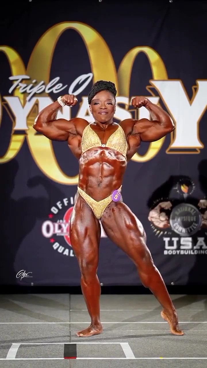 Mrs Givan, the scent of her muscle armpits makes all judges explode #8NfE8VT4
