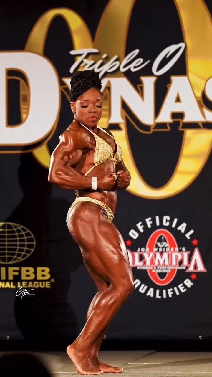 Mrs Givan, the scent of her muscle armpits makes all judges explode #X2Nhl6y5