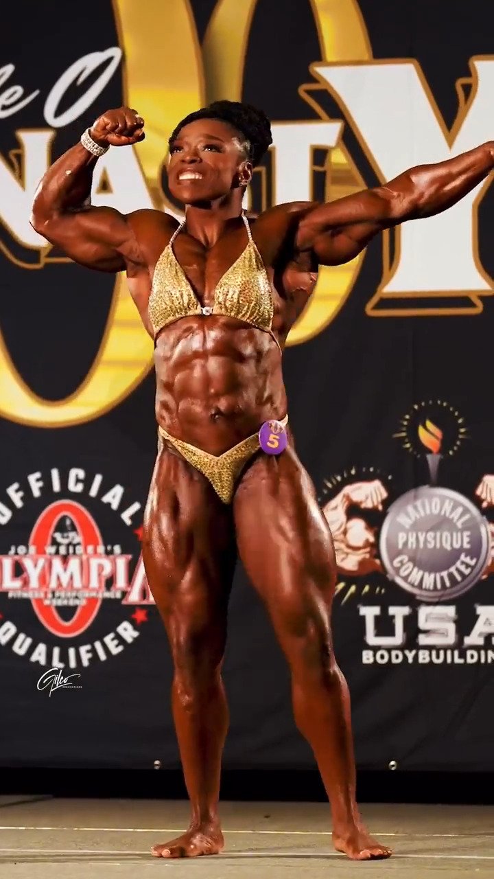 Mrs Givan, the scent of her muscle armpits makes all judges explode #c323oXHD