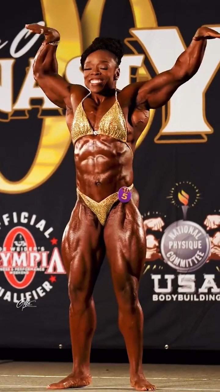 Mrs Givan, the scent of her muscle armpits makes all judges explode #zCC70yYs