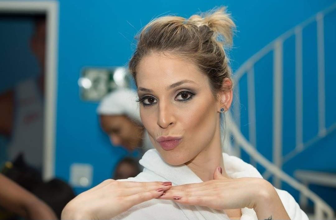Homenagem a puta da Camila Brait #GyQOdj1p