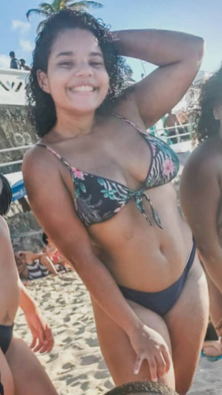 Moreninha rabuda se exibindo #m3kZ8GUR