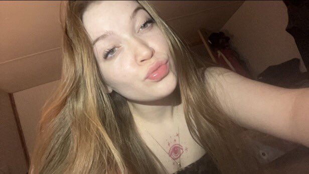 CUCK SUBMITS FAT ASS TEEN GF TO BE EXPOSED. DM RoRexpo on Kik or Tele for submissions. #iy01AJgr